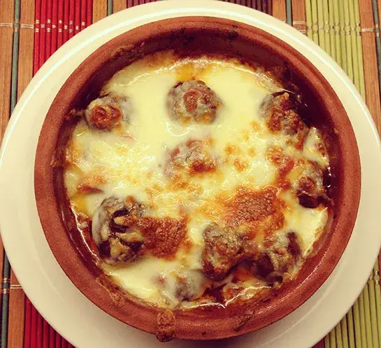 Güveçte Köfte